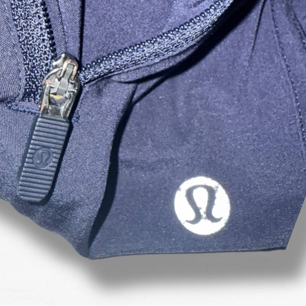 Lululemon women’s Speed Up Short 2.5” Navy Size 4 •Swift Fabric • Zipper Pocket - Picture 4 of 9